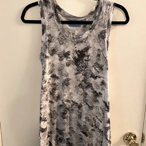 Simply Vera Wang Small Grey and White Tank